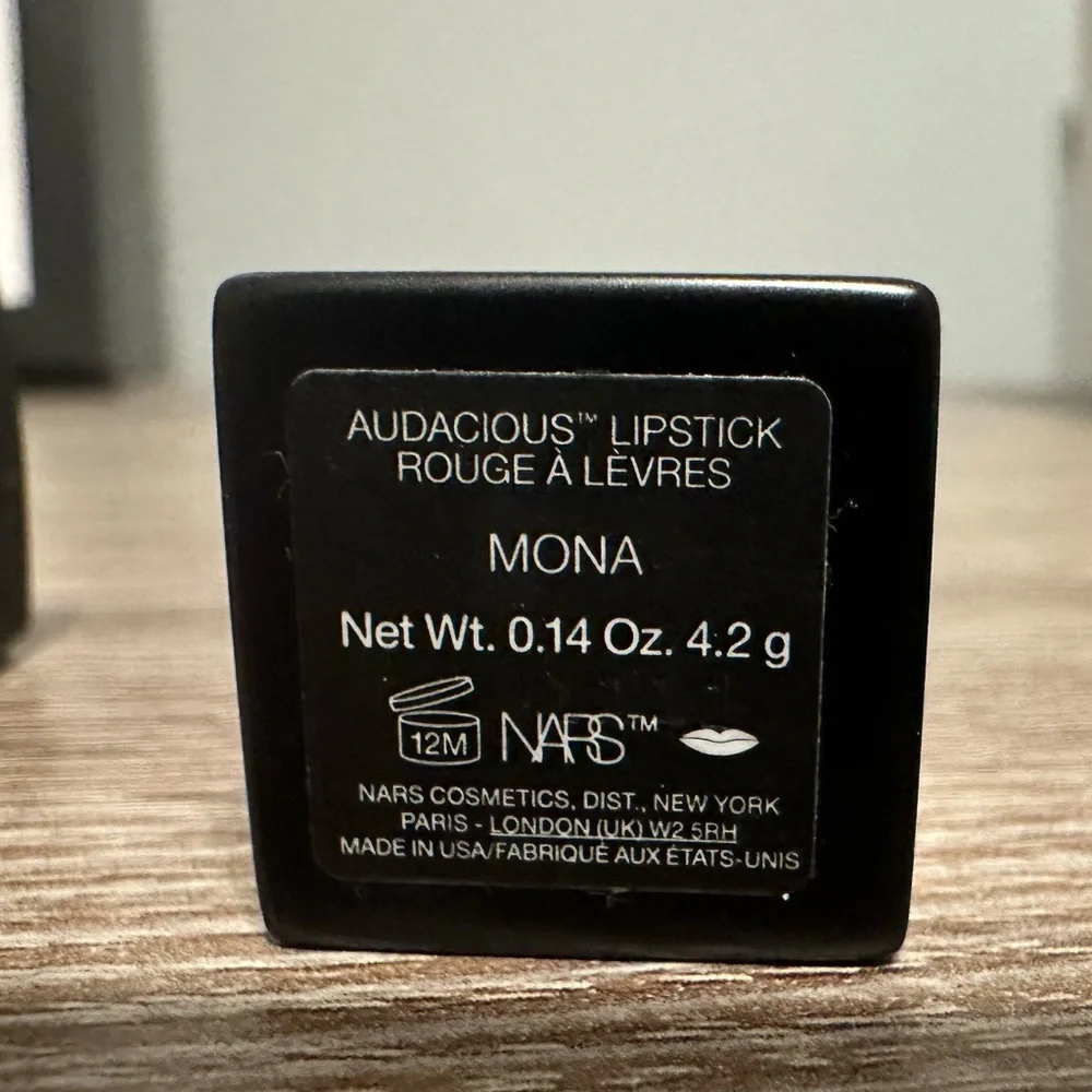 NARS Audacious Lipstick - Mona